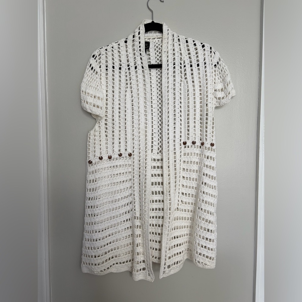 Cream Open-Weave Short-Sleeve Cardigan with Pocket Accents